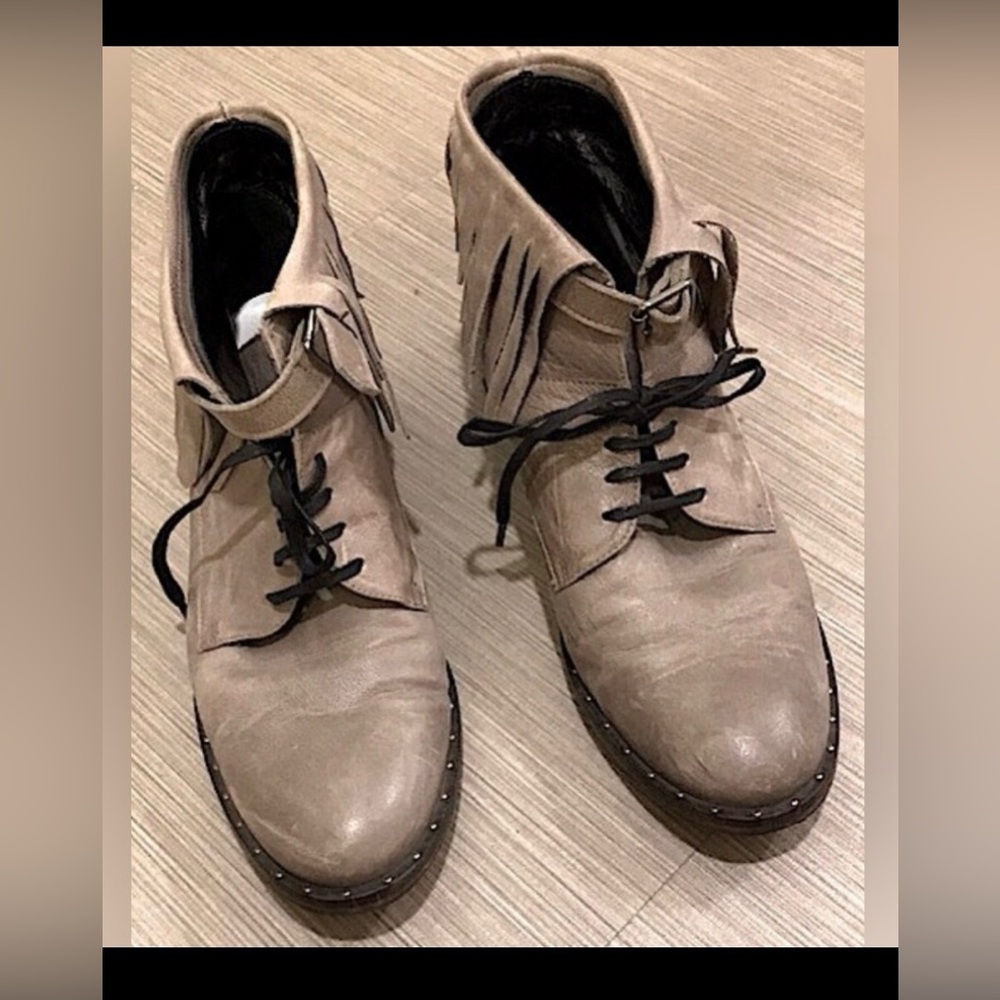 Freda Salvador Fringed Leather Lace Up Booties in Taupe size 7.5